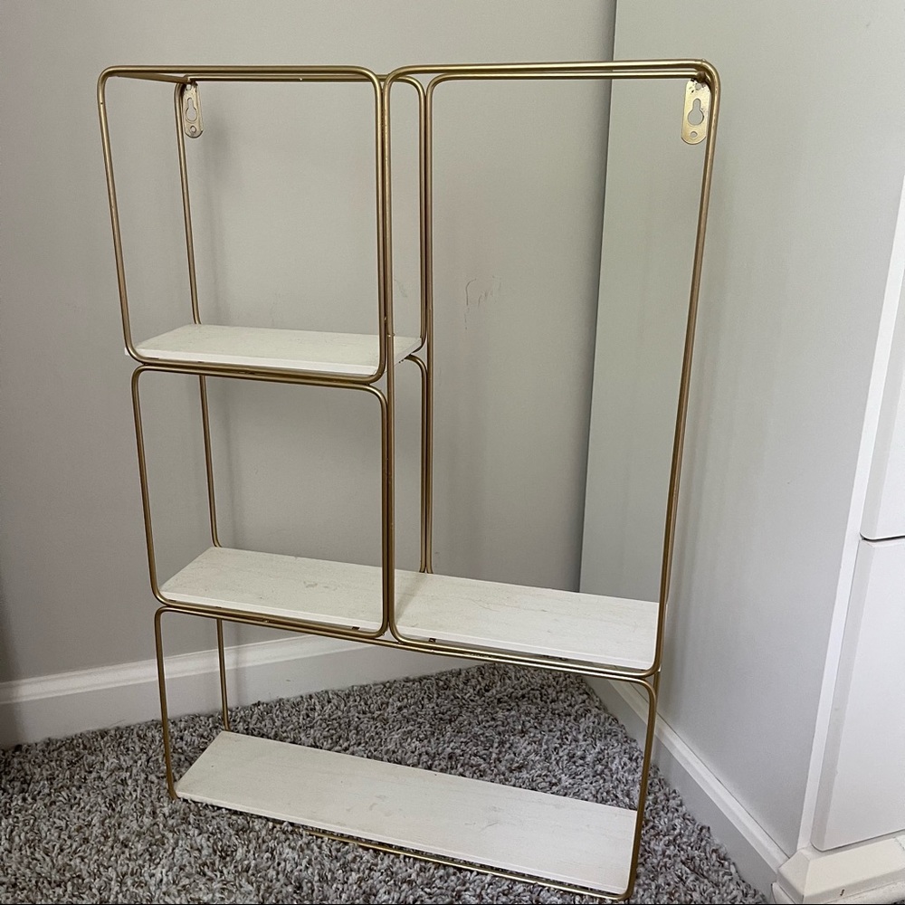 White and Gold Wire shelf